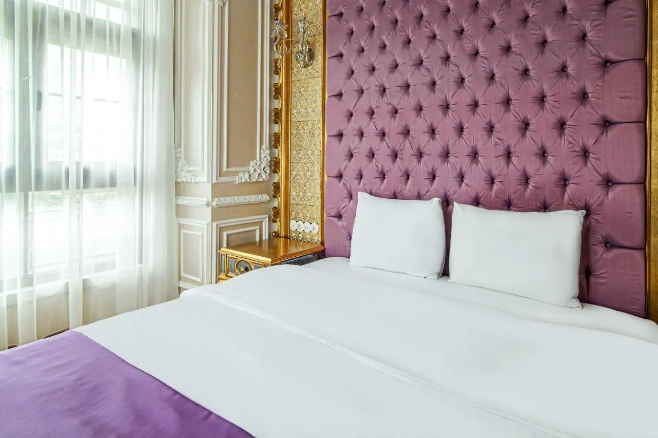 Hotel Room In Historic Mansion In Beylerbeyi Istanbul