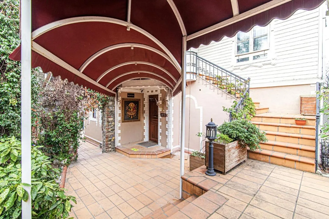 Apartment Hotel Room In Historic Mansion In Beylerbeyi Istanbul